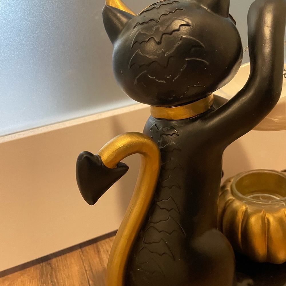 Retired and Rare “Sophia” Yankee Candle Black Cat Tea Light Burner - Picture 4 of 6